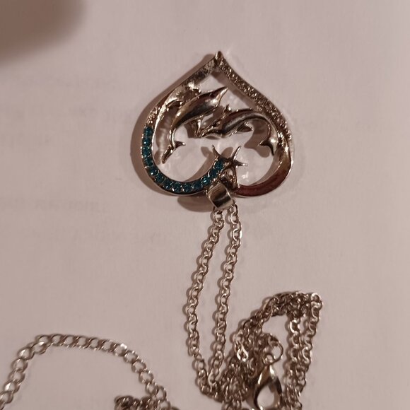 DOLPHIN HEART LOVE NECKLACE - Picture 1 of 2